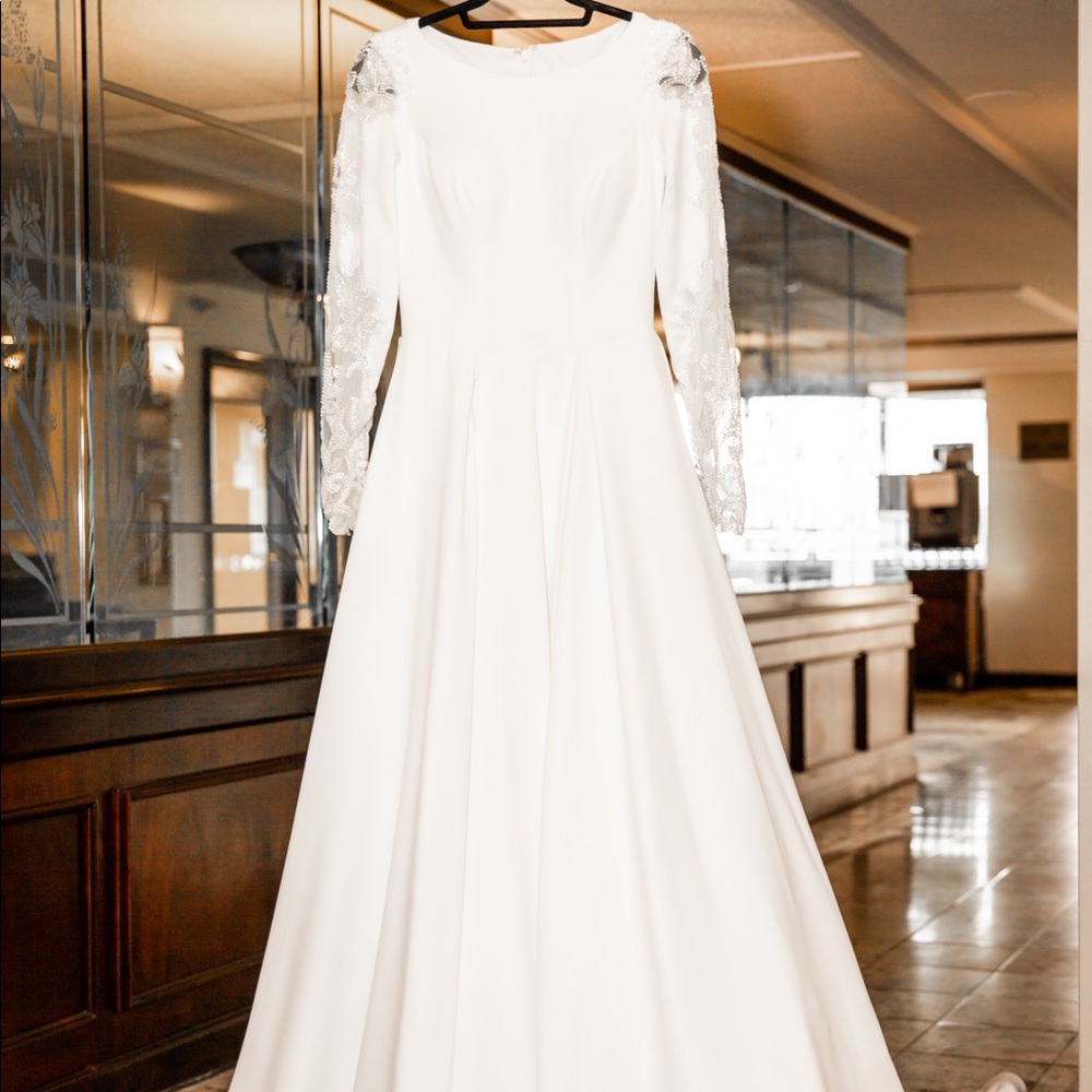 Wedding dress by Christina’s bridal. - Picture 3 of 12